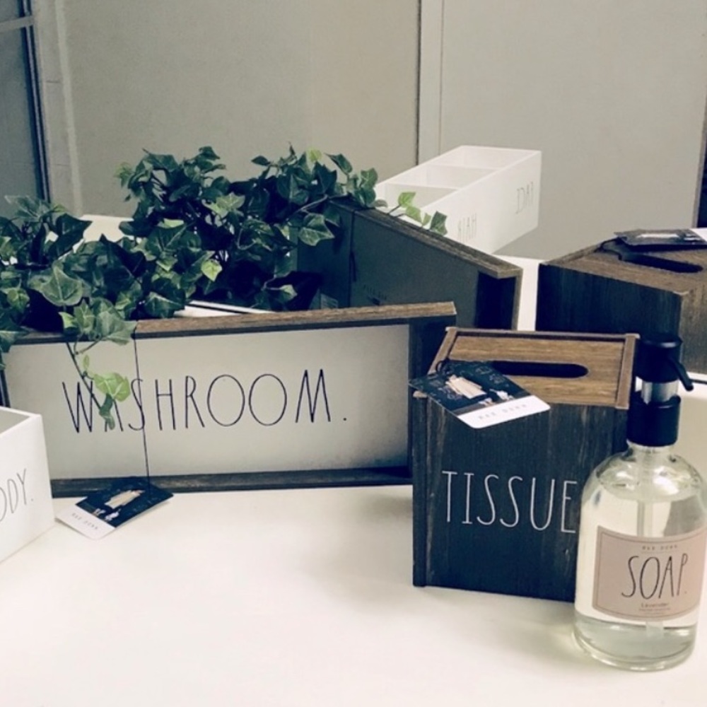 SOLD Rae Dunn Bathroom Set